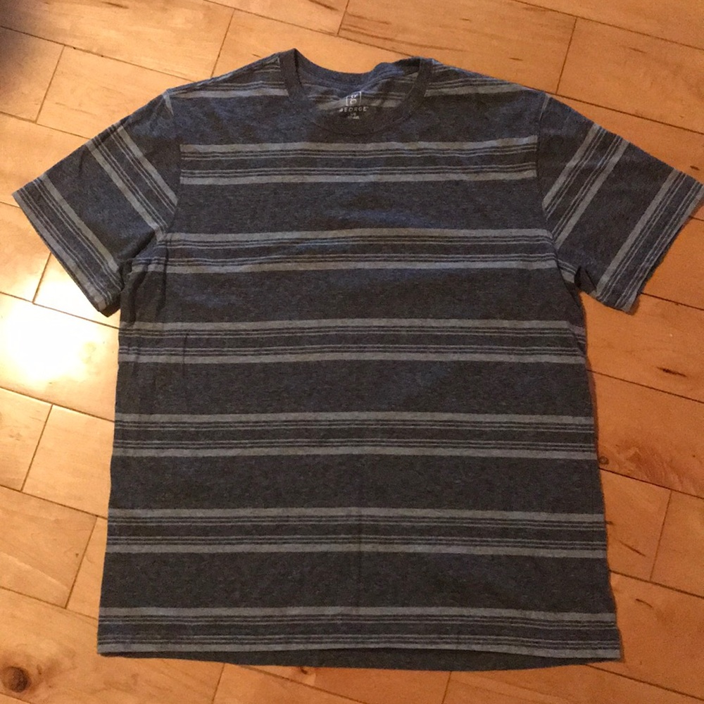 Men’s short sleeve Tshirt size large